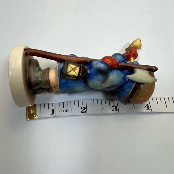 Goebel Hummel Hear Ye Hear Ye Ceramic Boy with Horn, Latern & Staff Figurine - Picture 12 of 12